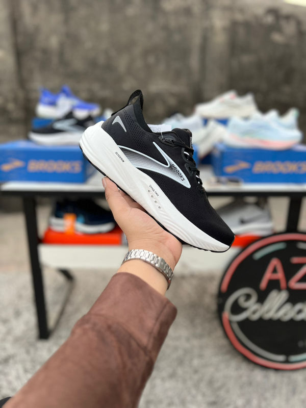 Brooks Men’s Classic Joggers